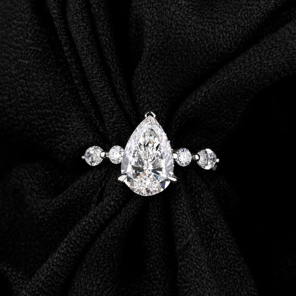 Bague sertie d'un diamant pour estimation dans notre boutique à Paris